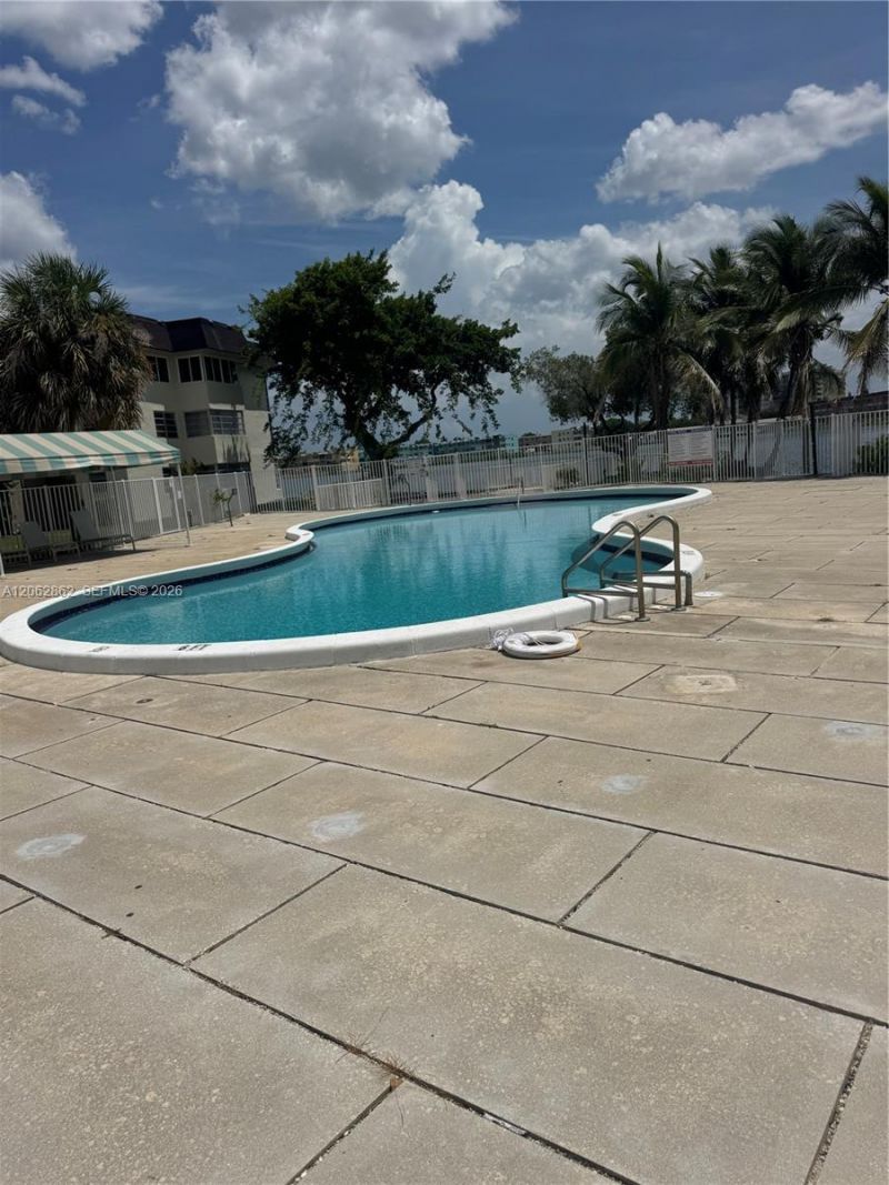 19001 NE 14th Ave, Unit 312, Miami, FL 33179 Photo