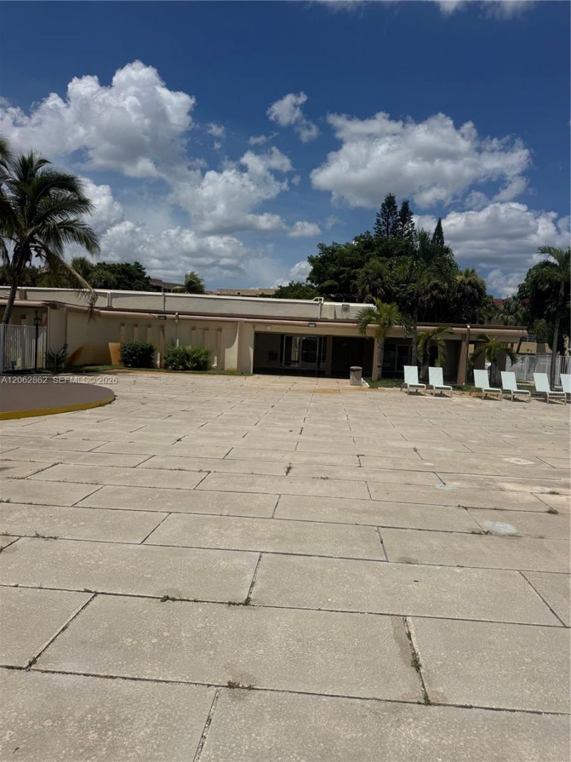 19001 NE 14th Ave, Unit 312, Miami, FL 33179 Photo