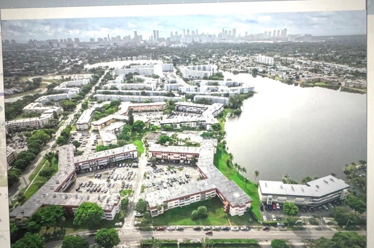 19001 NE 14th Ave, Unit 312, Miami, FL 33179 Photo