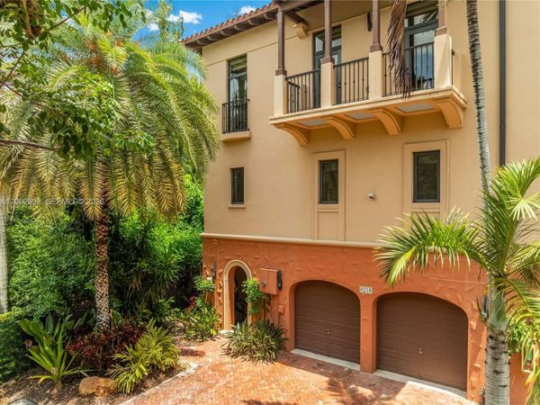 6234 Paradise Point Drive, Unit 6234, Palmetto Bay, FL 33157