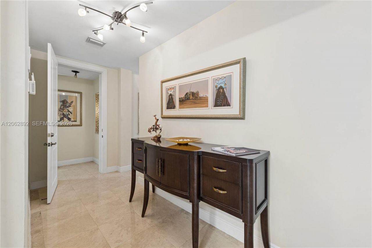 6234 Paradise Point Drive, Unit 6234, Palmetto Bay, FL 33157 Photo