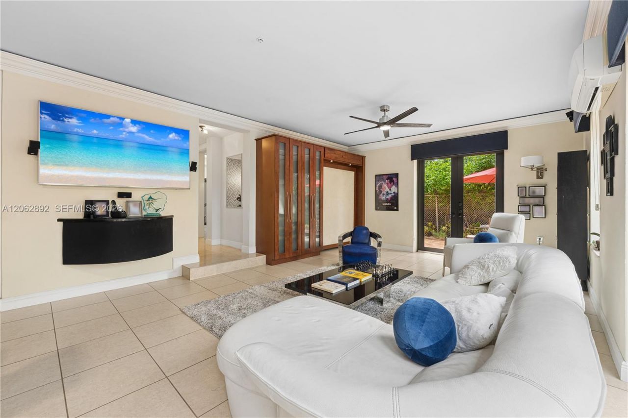 6234 Paradise Point Drive, Unit 6234, Palmetto Bay, FL 33157 Photo