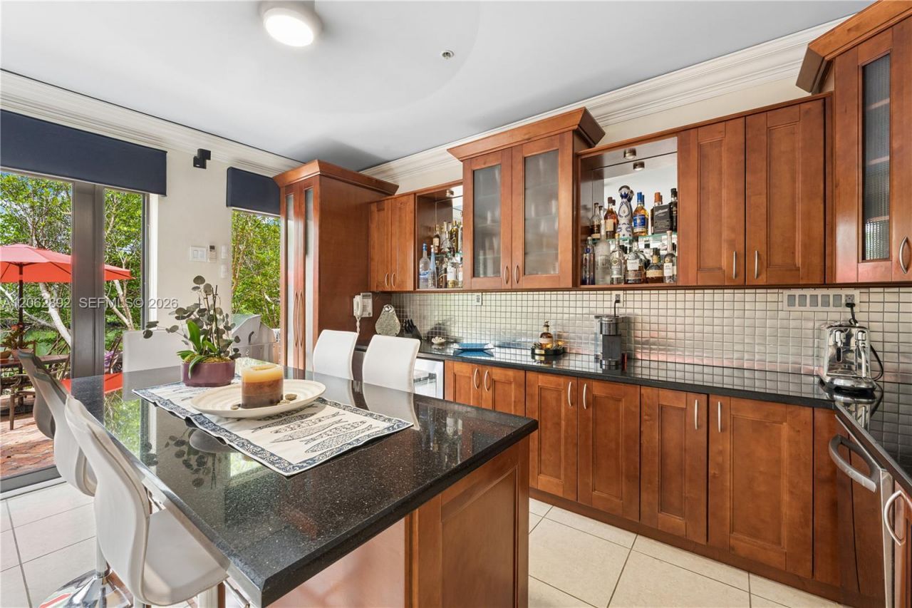 6234 Paradise Point Drive, Unit 6234, Palmetto Bay, FL 33157 Photo
