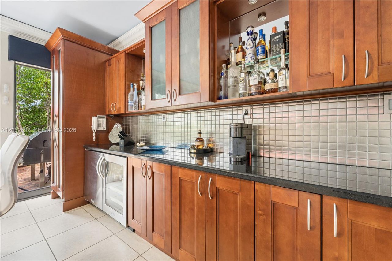6234 Paradise Point Drive, Unit 6234, Palmetto Bay, FL 33157 Photo