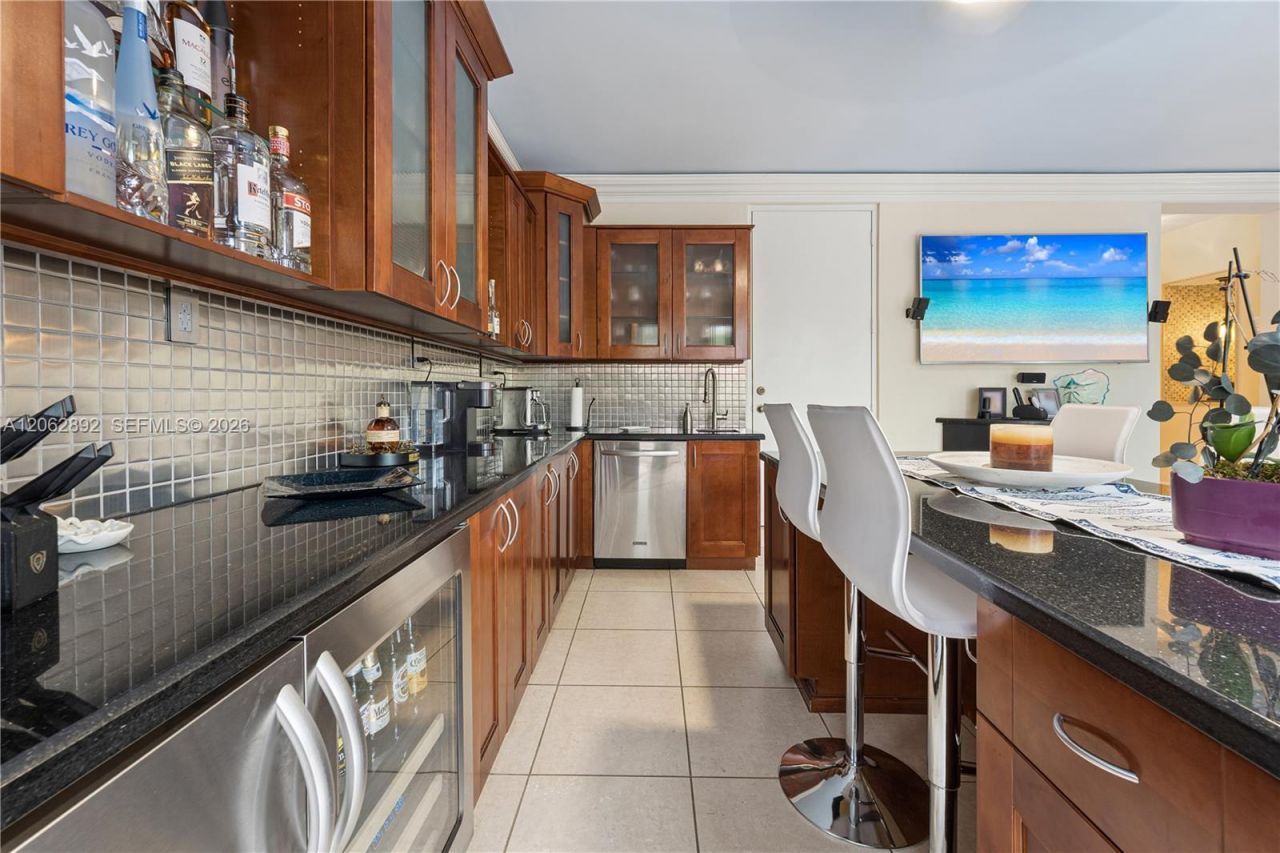 6234 Paradise Point Drive, Unit 6234, Palmetto Bay, FL 33157 Photo