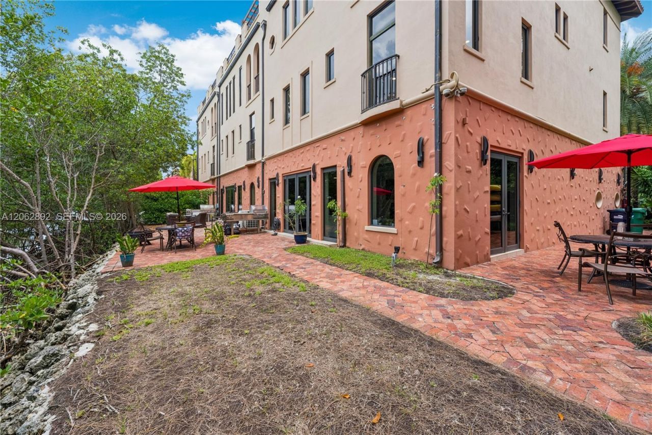 6234 Paradise Point Drive, Unit 6234, Palmetto Bay, FL 33157 Photo
