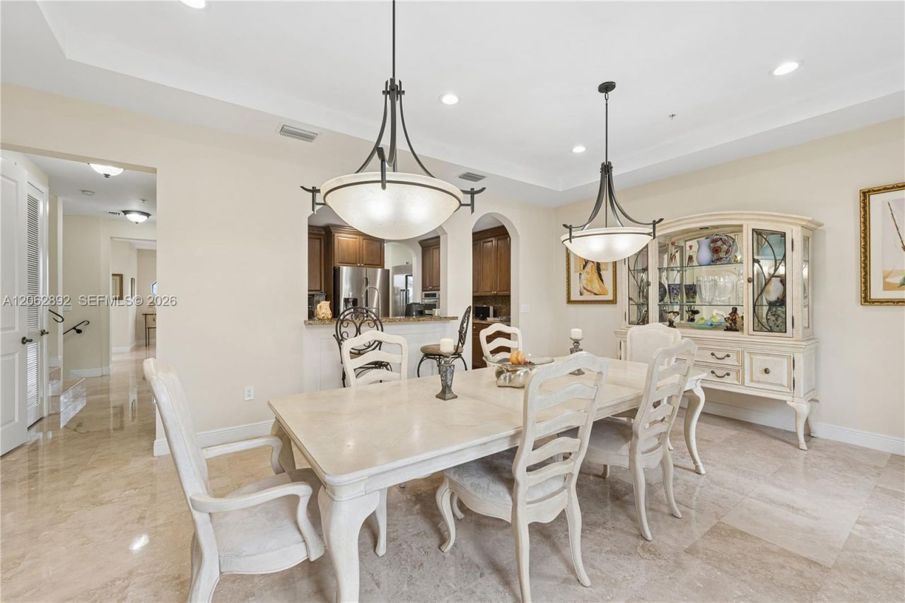 6234 Paradise Point Drive, Unit 6234, Palmetto Bay, FL 33157 Photo