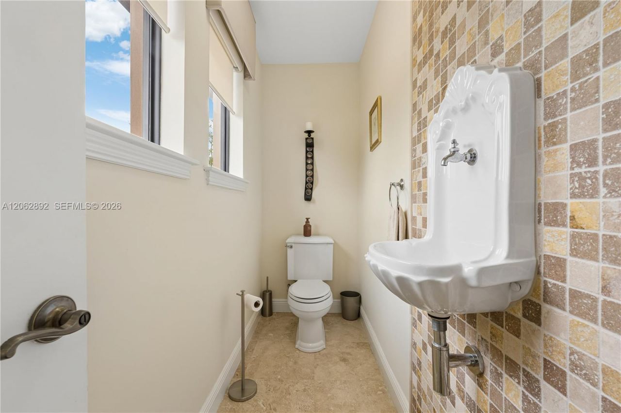 6234 Paradise Point Drive, Unit 6234, Palmetto Bay, FL 33157 Photo