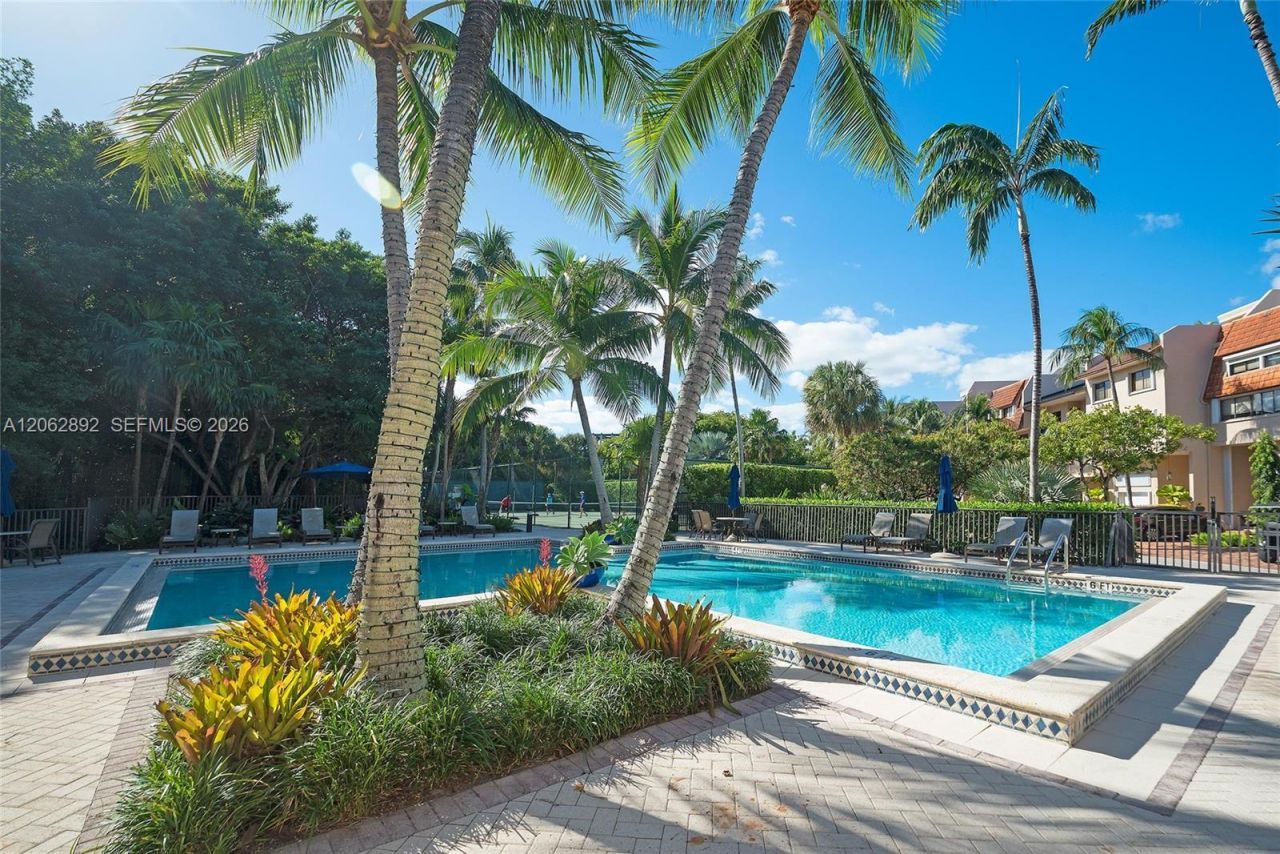 6234 Paradise Point Drive, Unit 6234, Palmetto Bay, FL 33157 Photo