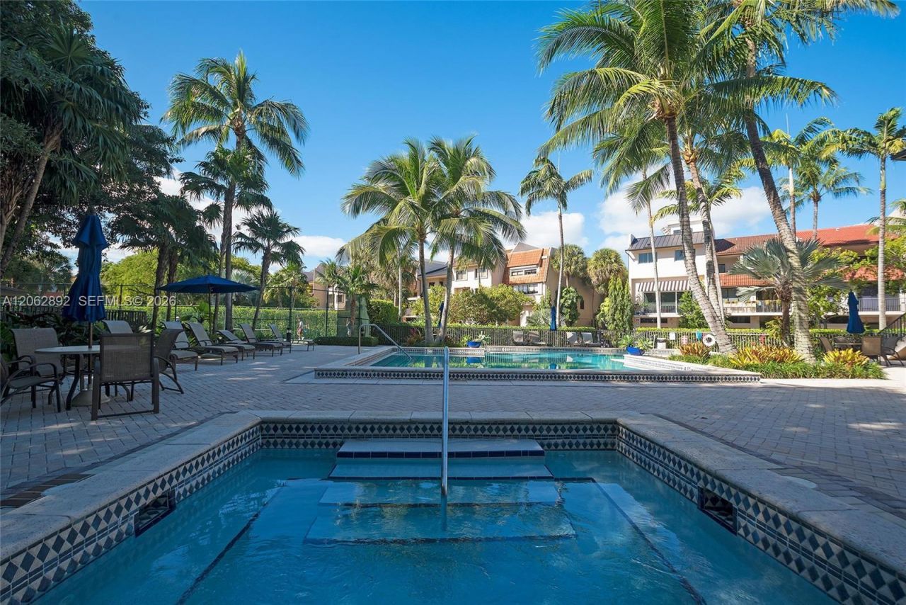 6234 Paradise Point Drive, Unit 6234, Palmetto Bay, FL 33157 Photo