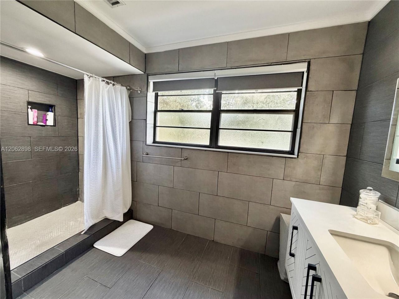 2041 Bayberry Dr, Pembroke Pines, FL 33024 Photo
