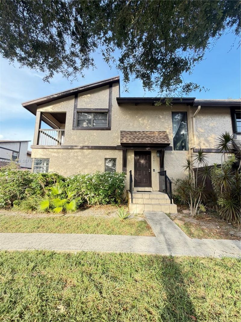 2041 Bayberry Dr, Pembroke Pines, FL 33024 Photo