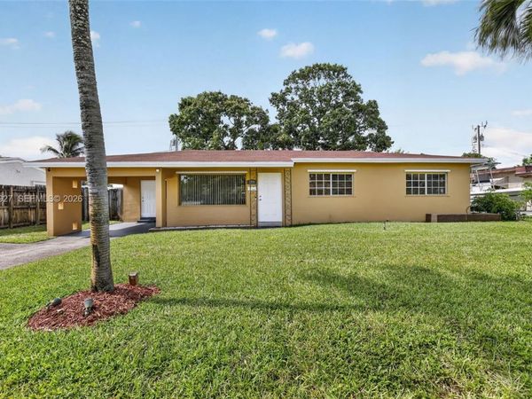 3221 Auburn Blvd , Fort Lauderdale, FL 33312