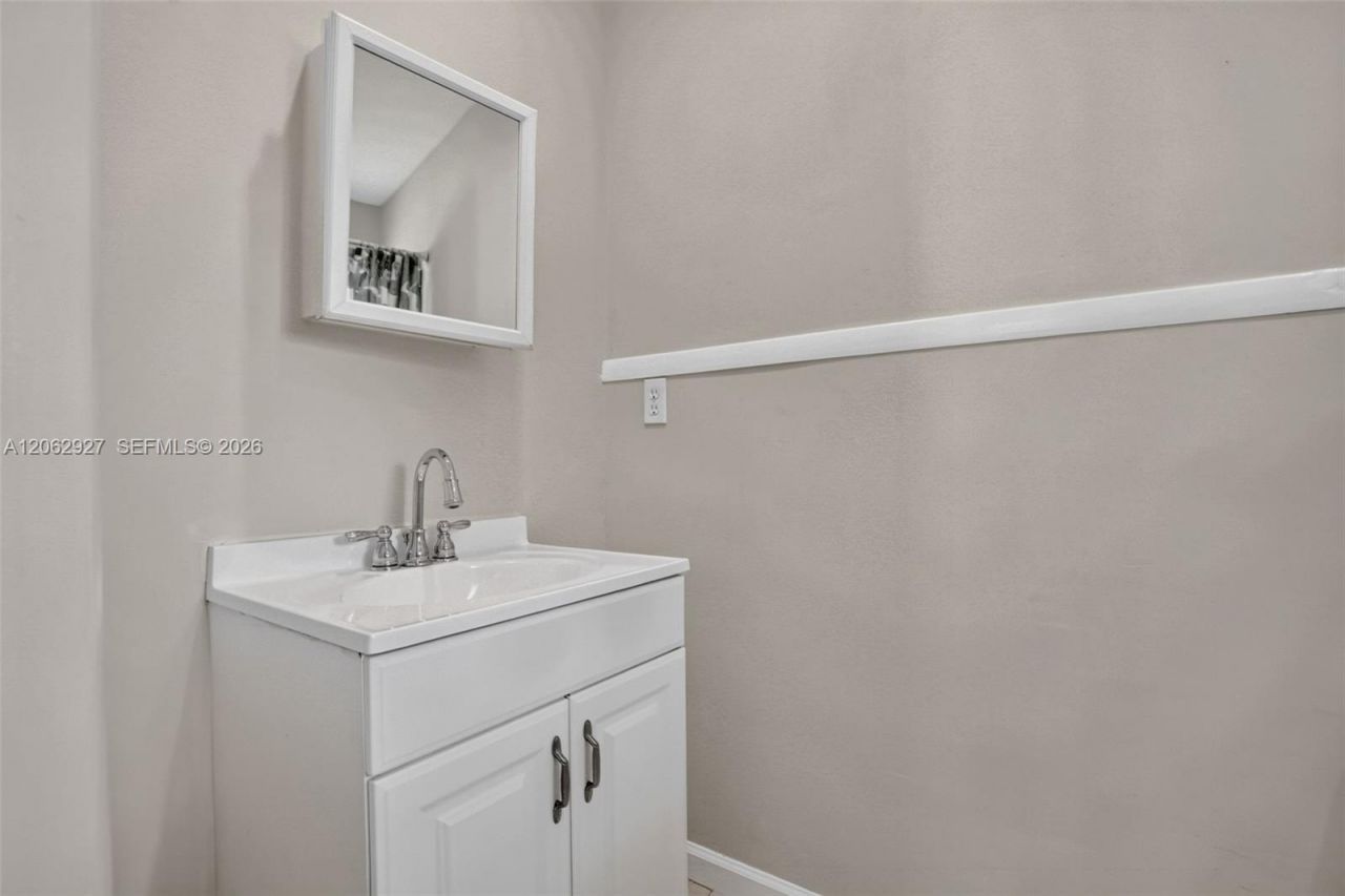 3221 Auburn Blvd, Fort Lauderdale, FL 33312 Photo