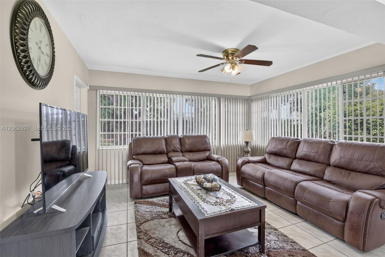 3221 Auburn Blvd, Fort Lauderdale, FL 33312 Photo