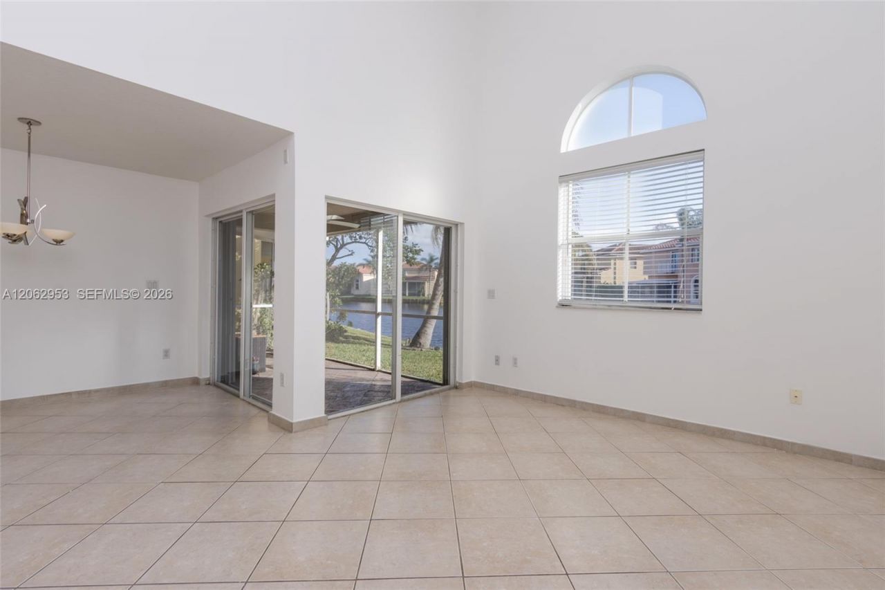 1540 N Trafalgar Cir, Hollywood, FL 33020 Photo