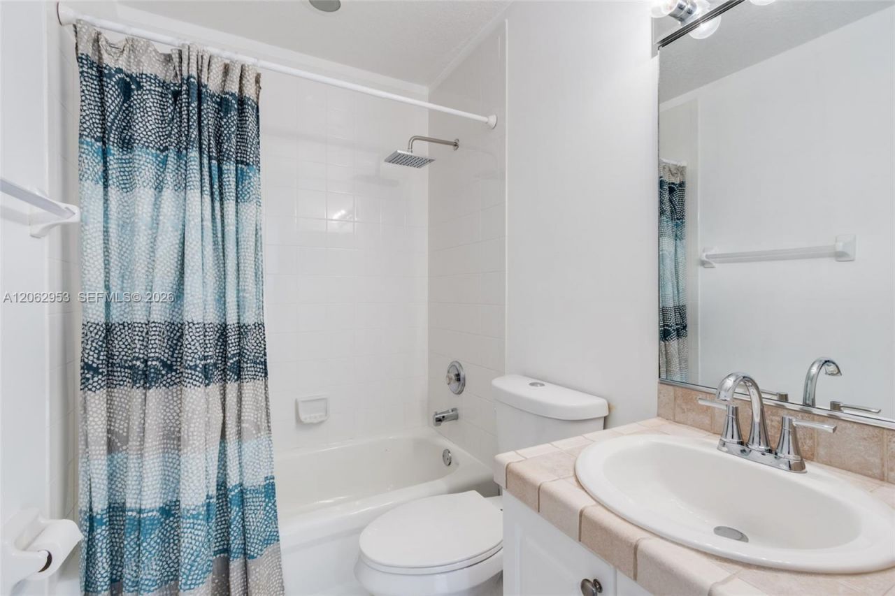 1540 N Trafalgar Cir, Hollywood, FL 33020 Photo