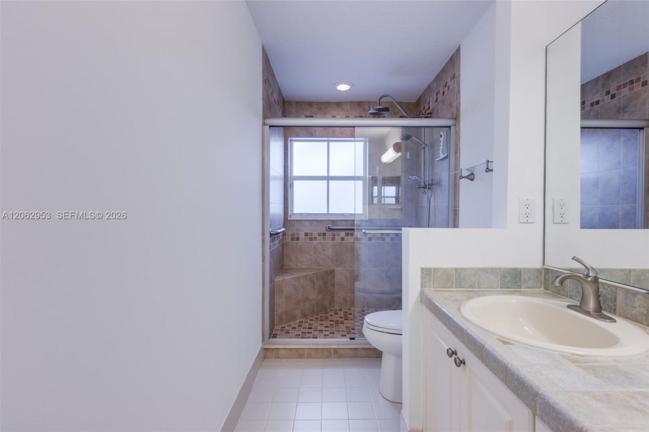1540 N Trafalgar Cir, Hollywood, FL 33020 Photo