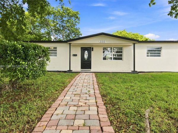 200 N 69th Ter , Hollywood, FL 33024