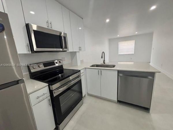 8951 SW 72nd St , Unit 102, Miami, FL 33173