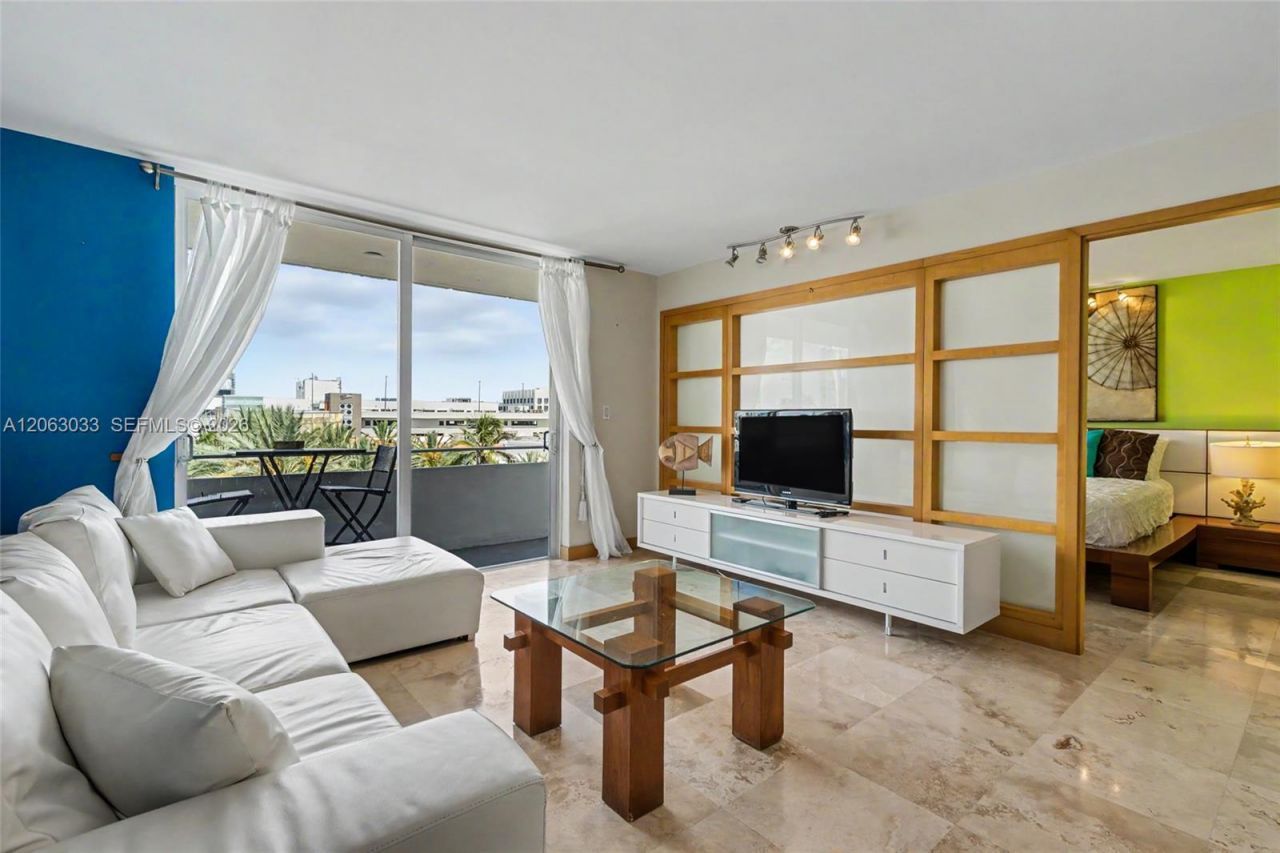 465 Ocean Dr, Unit 604, Miami Beach, FL 33139 Photo