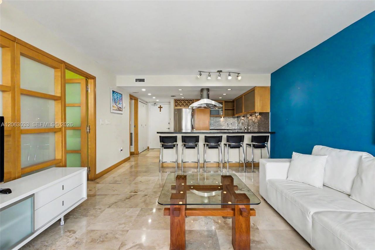 465 Ocean Dr, Unit 604, Miami Beach, FL 33139 Photo