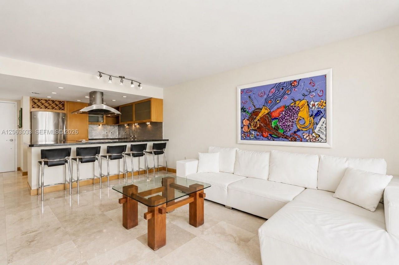 465 Ocean Dr, Unit 604, Miami Beach, FL 33139 Photo
