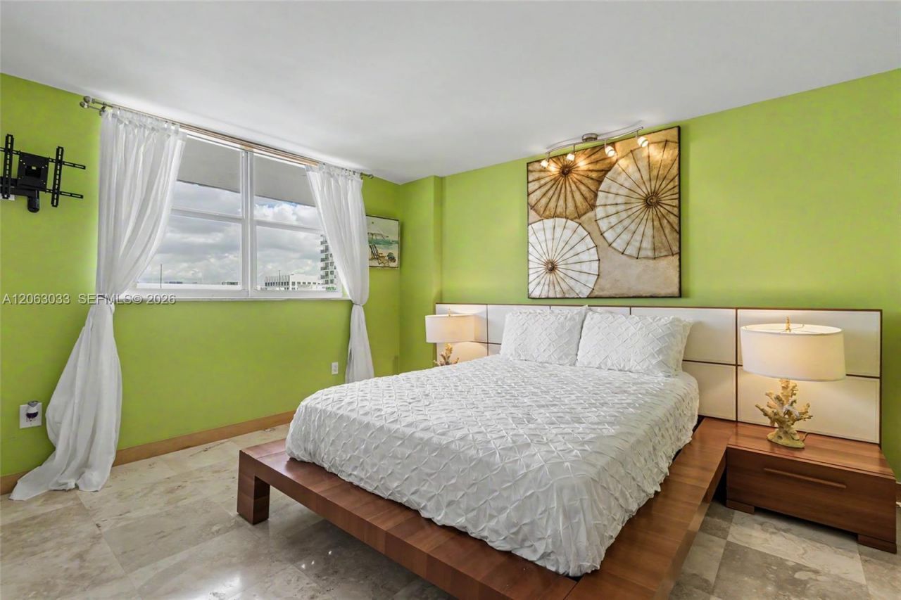 465 Ocean Dr, Unit 604, Miami Beach, FL 33139 Photo