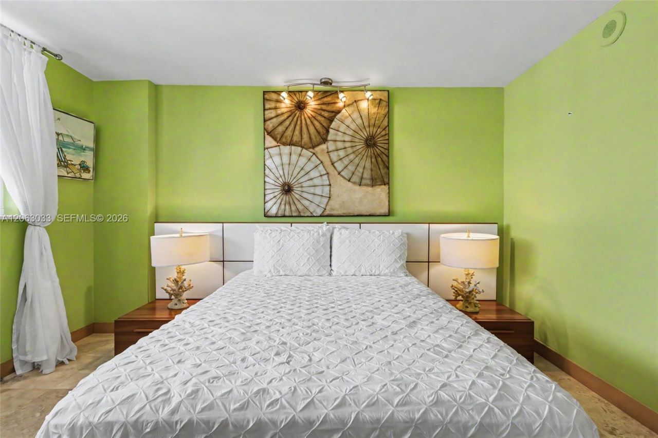 465 Ocean Dr, Unit 604, Miami Beach, FL 33139 Photo