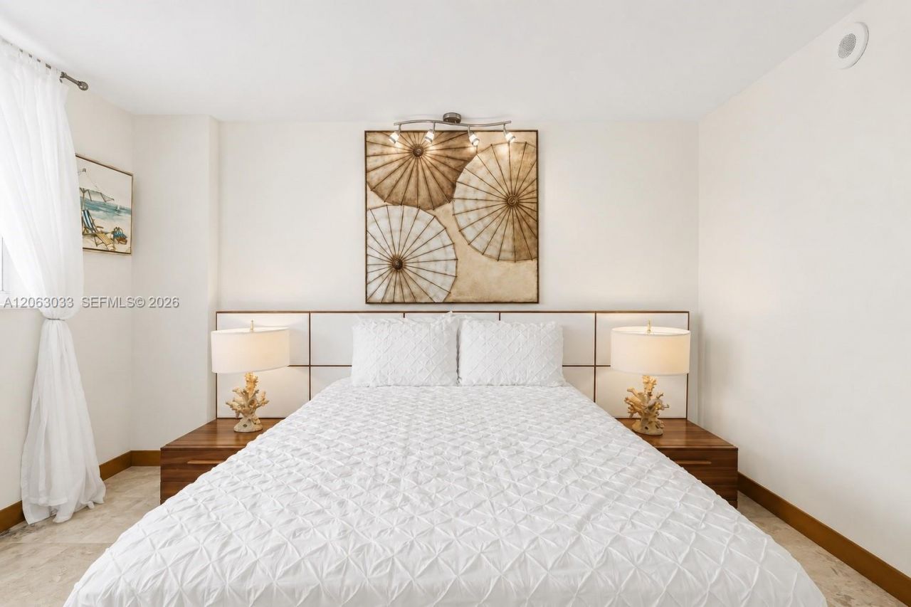 465 Ocean Dr, Unit 604, Miami Beach, FL 33139 Photo
