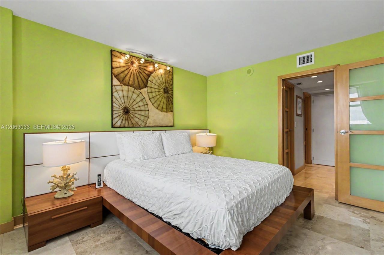 465 Ocean Dr, Unit 604, Miami Beach, FL 33139 Photo