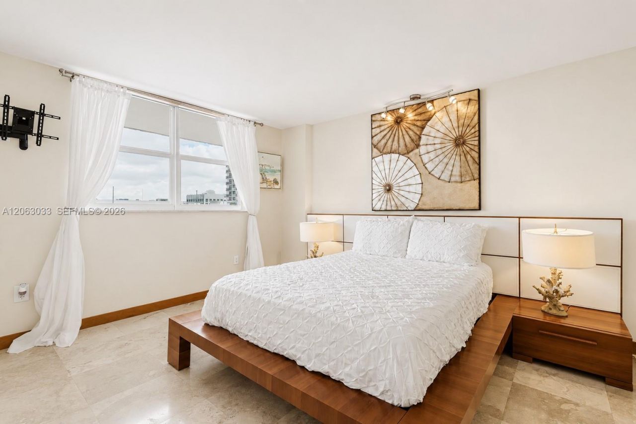 465 Ocean Dr, Unit 604, Miami Beach, FL 33139 Photo