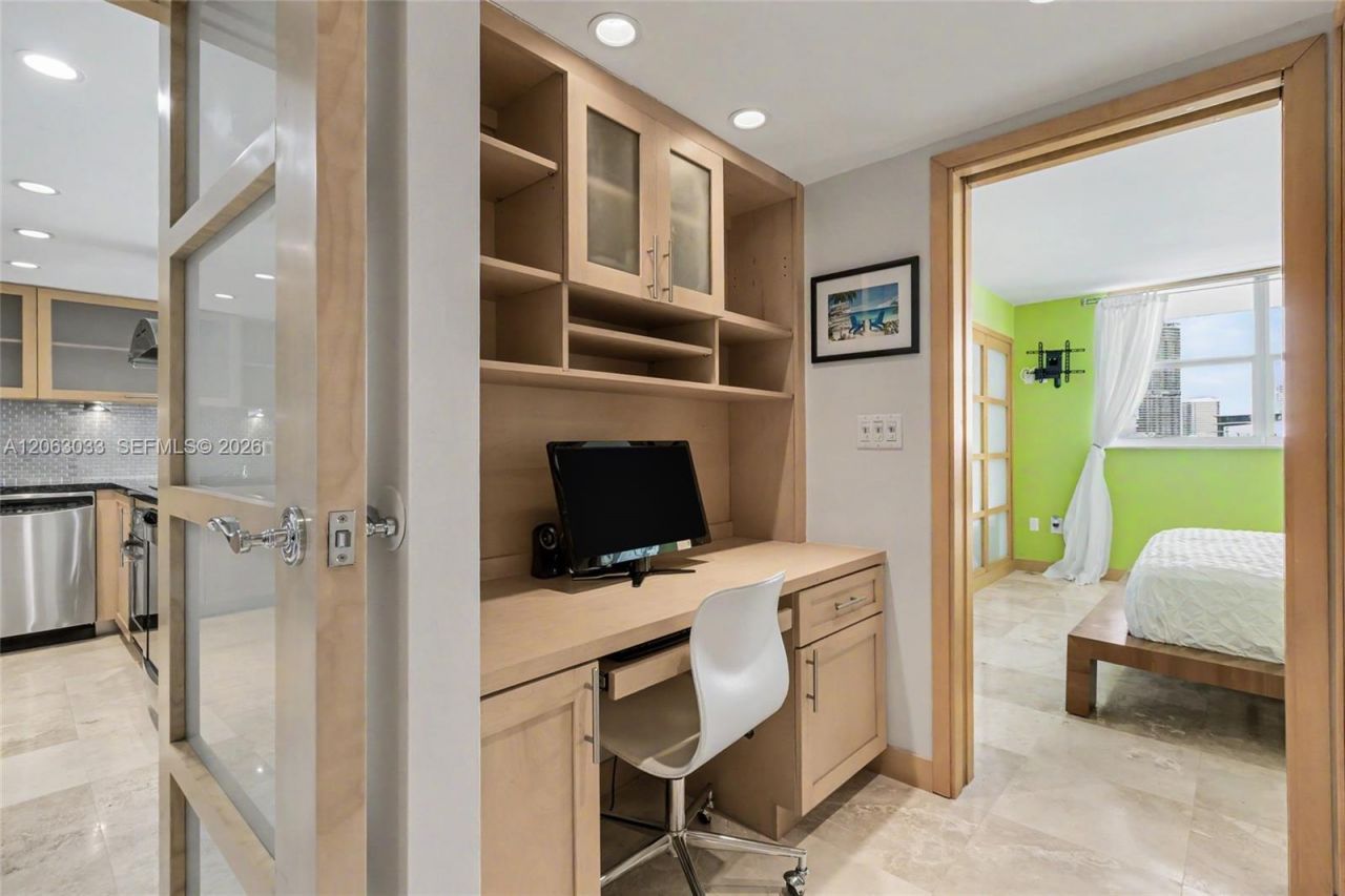 465 Ocean Dr, Unit 604, Miami Beach, FL 33139 Photo
