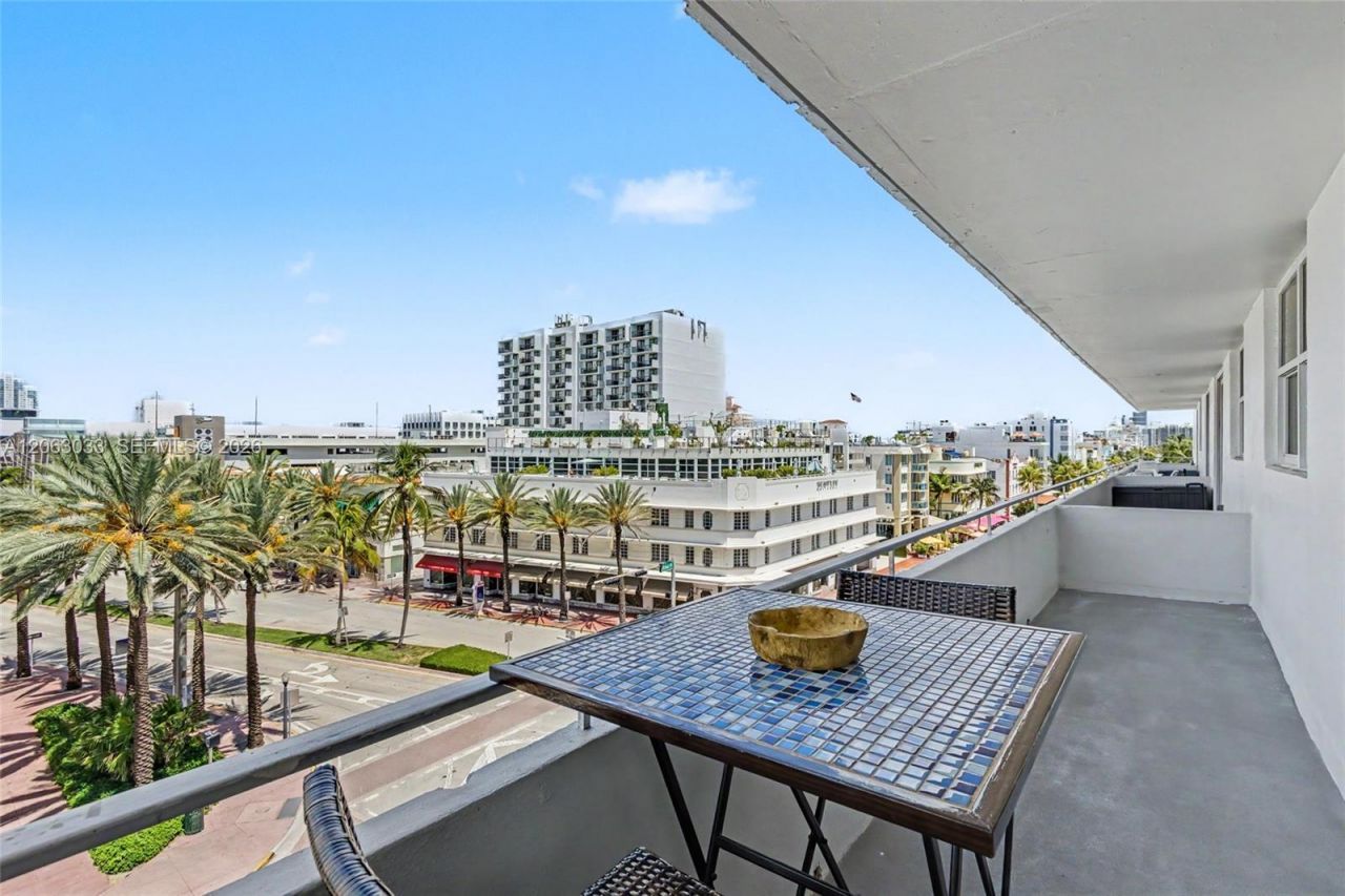 465 Ocean Dr, Unit 604, Miami Beach, FL 33139 Photo