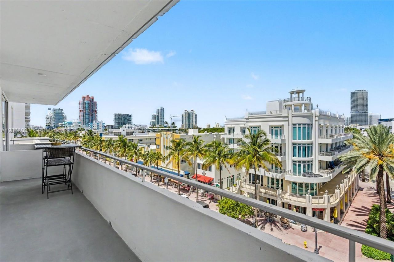 465 Ocean Dr, Unit 604, Miami Beach, FL 33139 Photo
