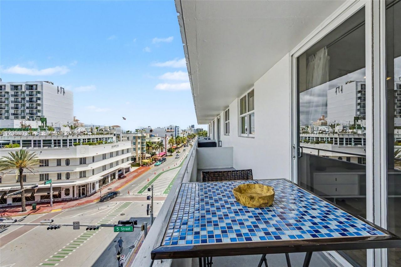 465 Ocean Dr, Unit 604, Miami Beach, FL 33139 Photo