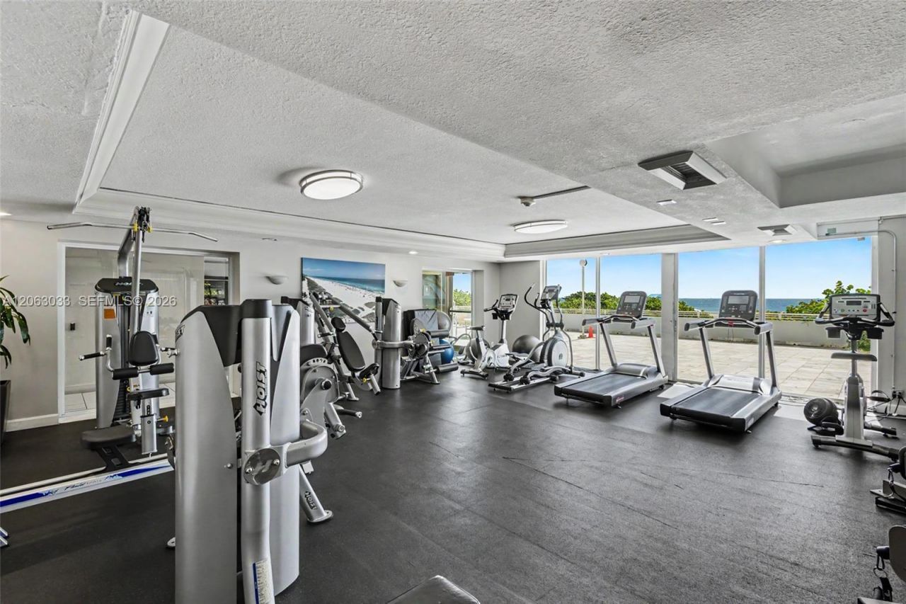 465 Ocean Dr, Unit 604, Miami Beach, FL 33139 Photo