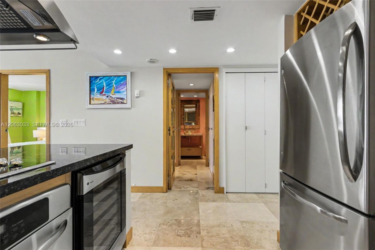 465 Ocean Dr, Unit 604, Miami Beach, FL 33139 Photo