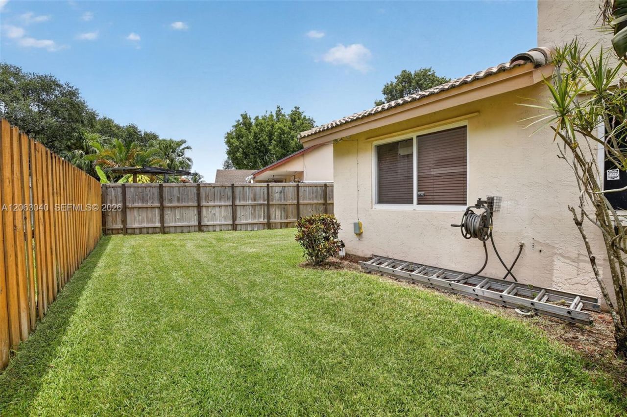 8680 SW 57th Ct , Cooper City, FL 33328 Photo