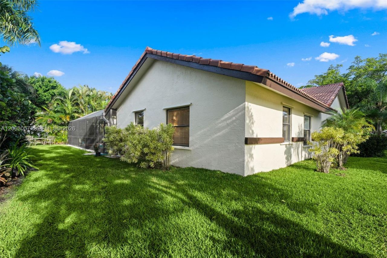 8308 NW 74th St , Tamarac, FL 33321 Photo