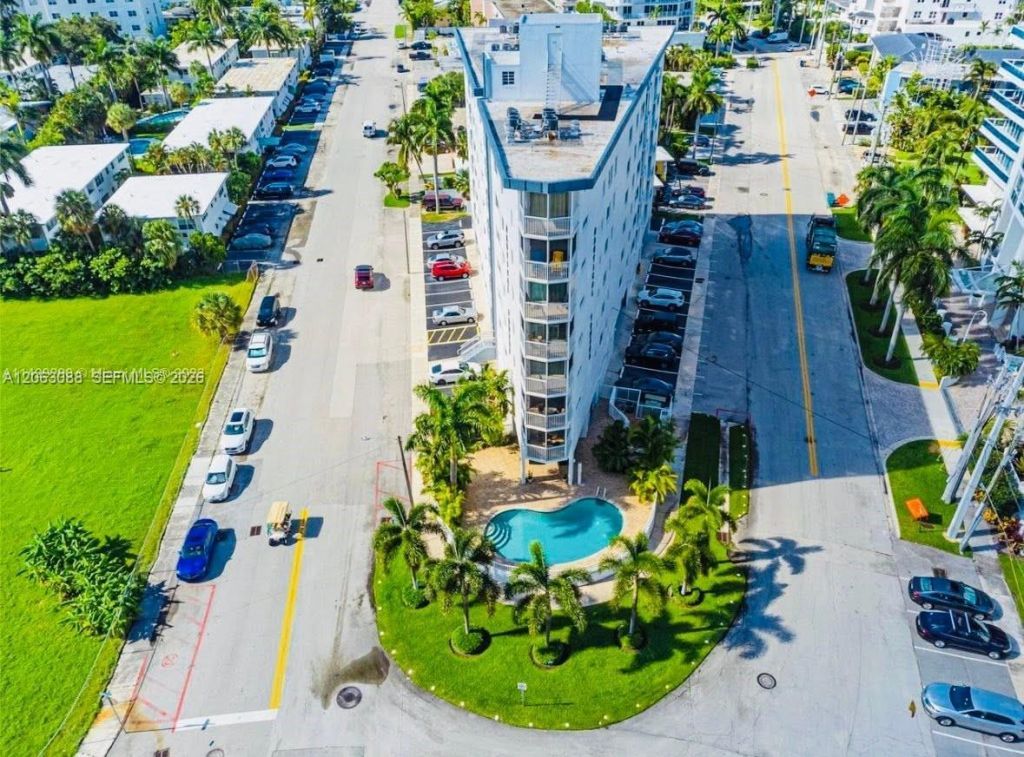 720 Bayshore Dr, Unit 604, Fort Lauderdale, FL 33304 Photo