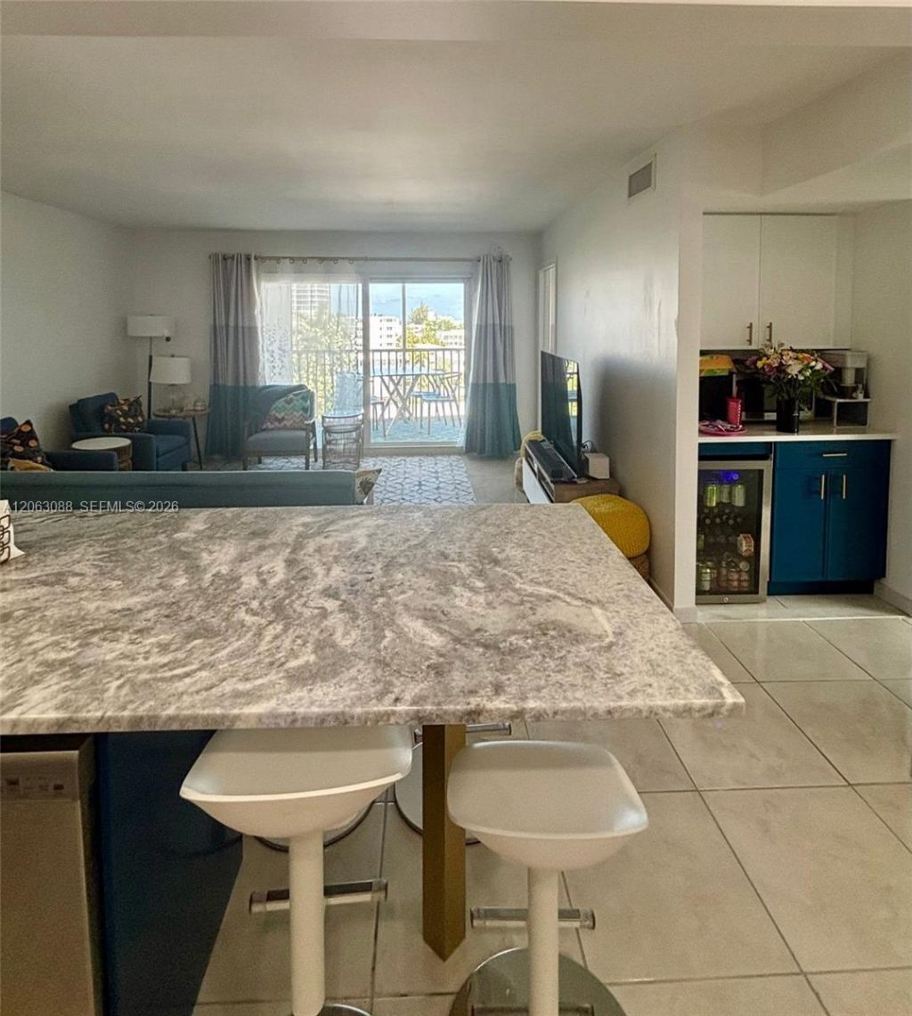 720 Bayshore Dr, Unit 604, Fort Lauderdale, FL 33304 Photo