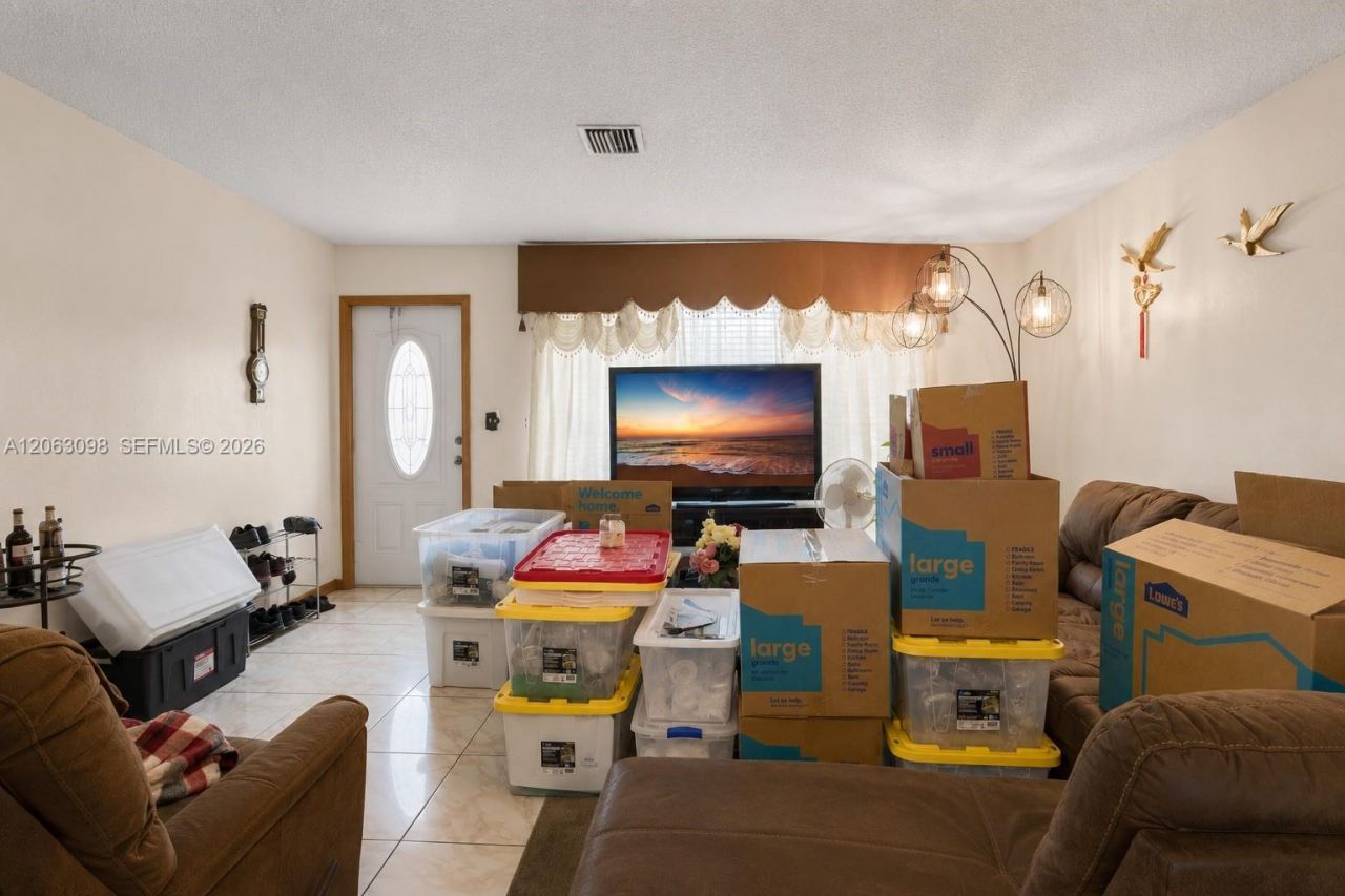 4857 NW 8th Ct, Plantation, FL 33317 Photo