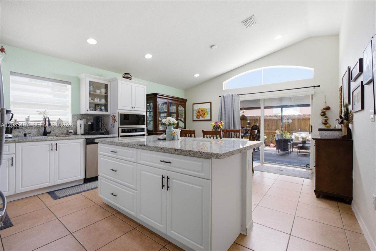 2065 SE 14th St, Homestead, FL 33035 Photo