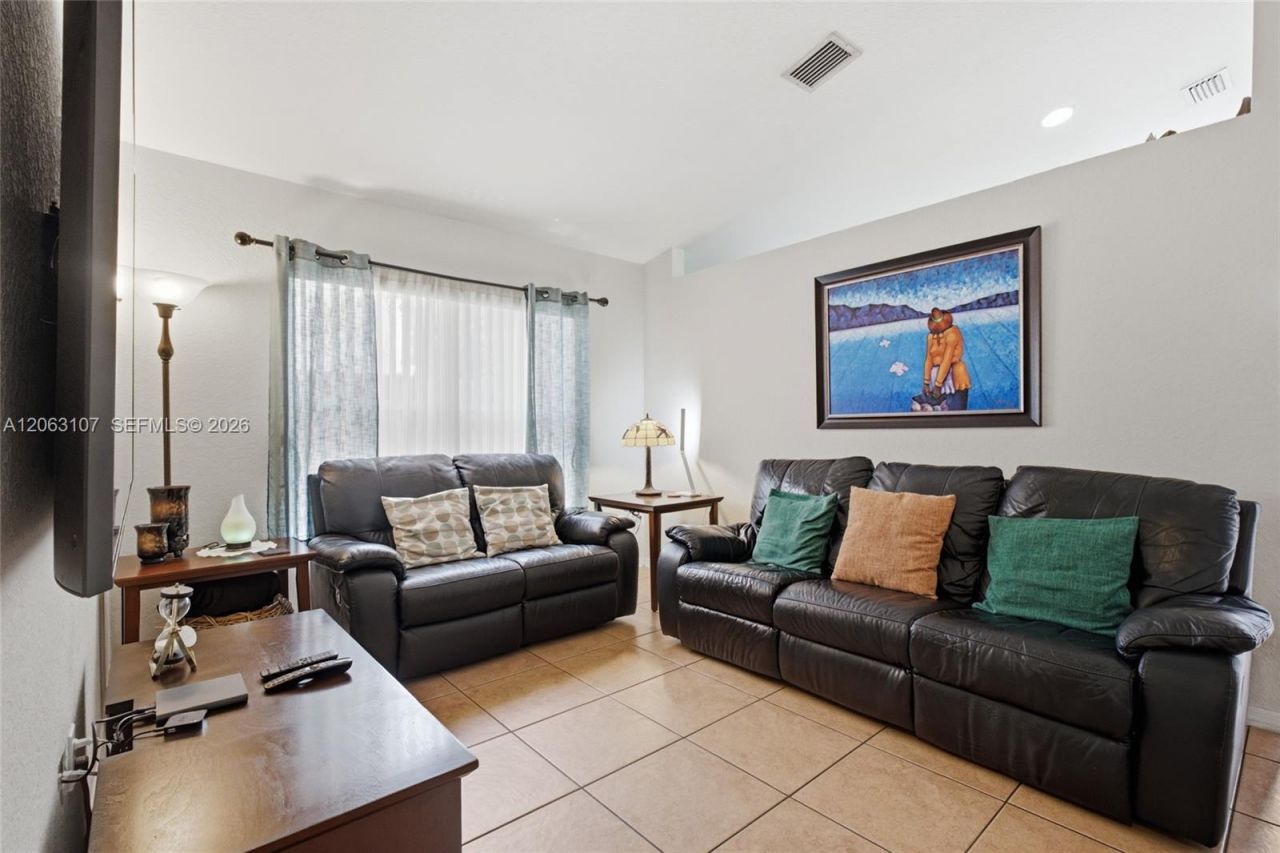 2065 SE 14th St, Homestead, FL 33035 Photo