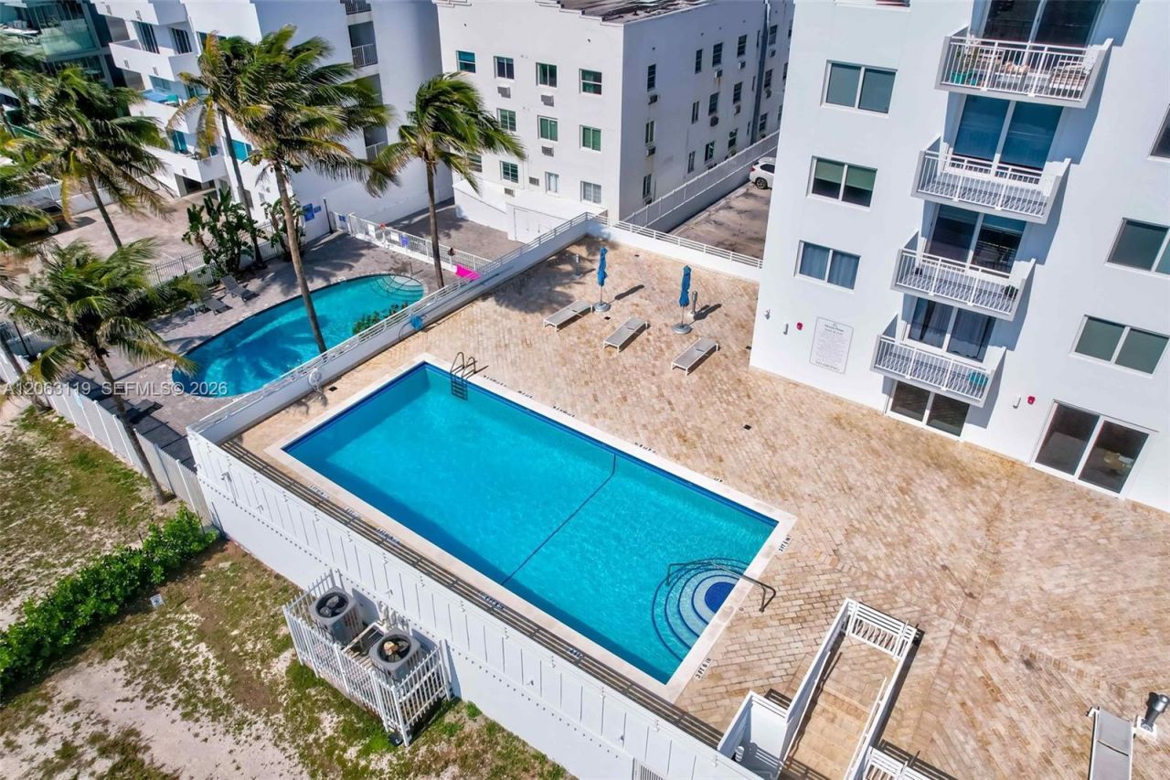 345 Ocean Dr, Unit 515, Miami Beach, FL 33139 Photo