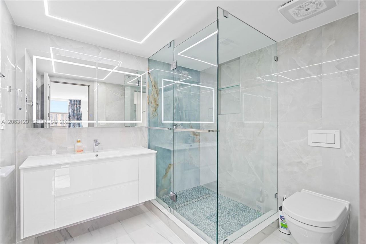 250 174th St, Unit 1803, Sunny Isles Beach, FL 33160 Photo