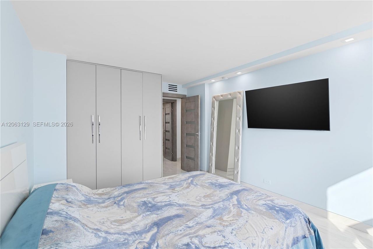 250 174th St, Unit 1803, Sunny Isles Beach, FL 33160 Photo