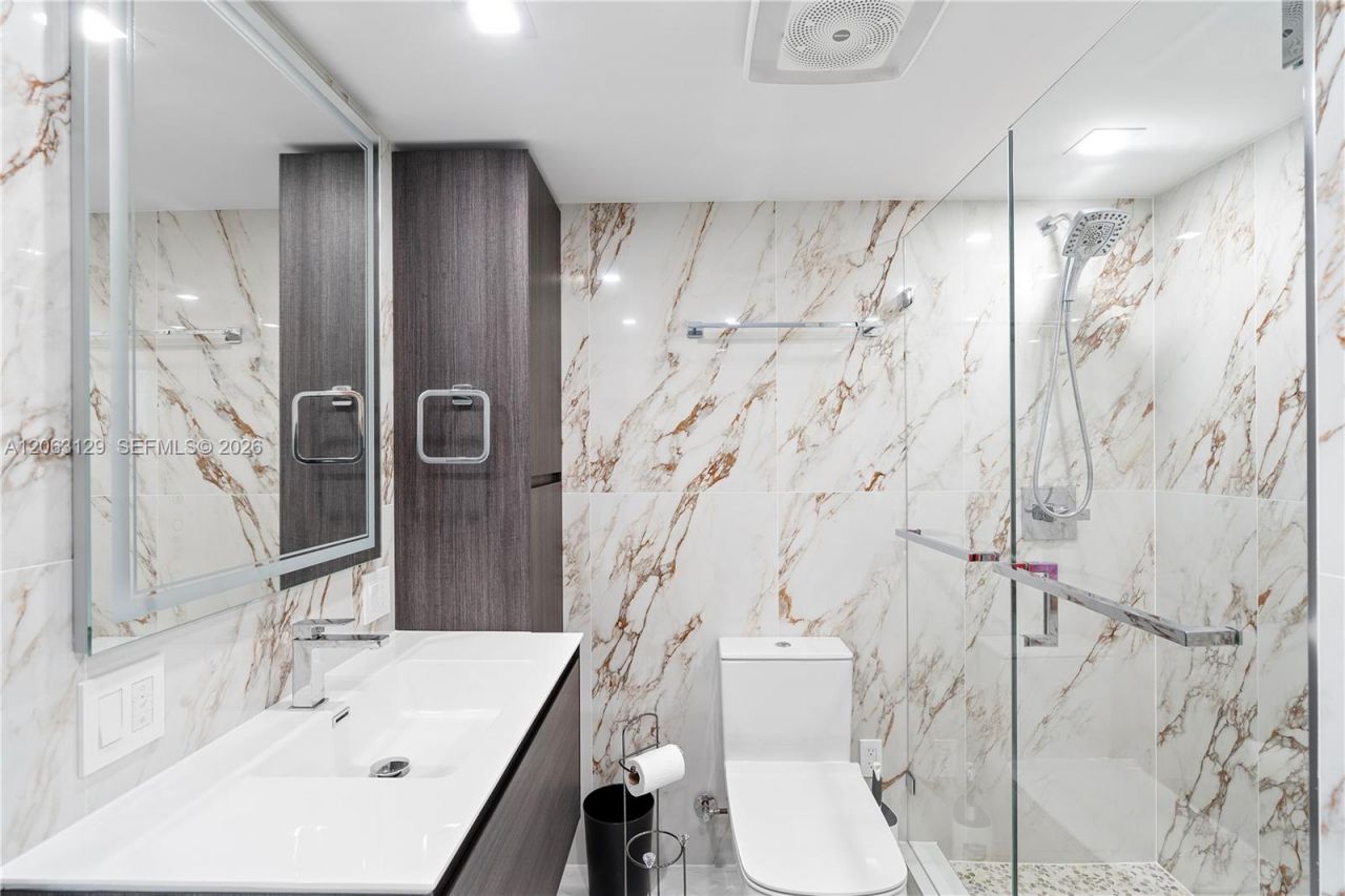 250 174th St, Unit 1803, Sunny Isles Beach, FL 33160 Photo
