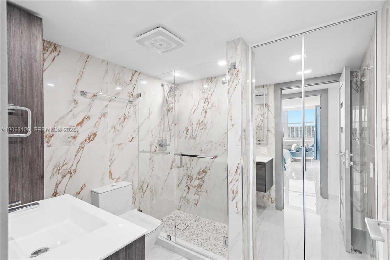 250 174th St, Unit 1803, Sunny Isles Beach, FL 33160 Photo